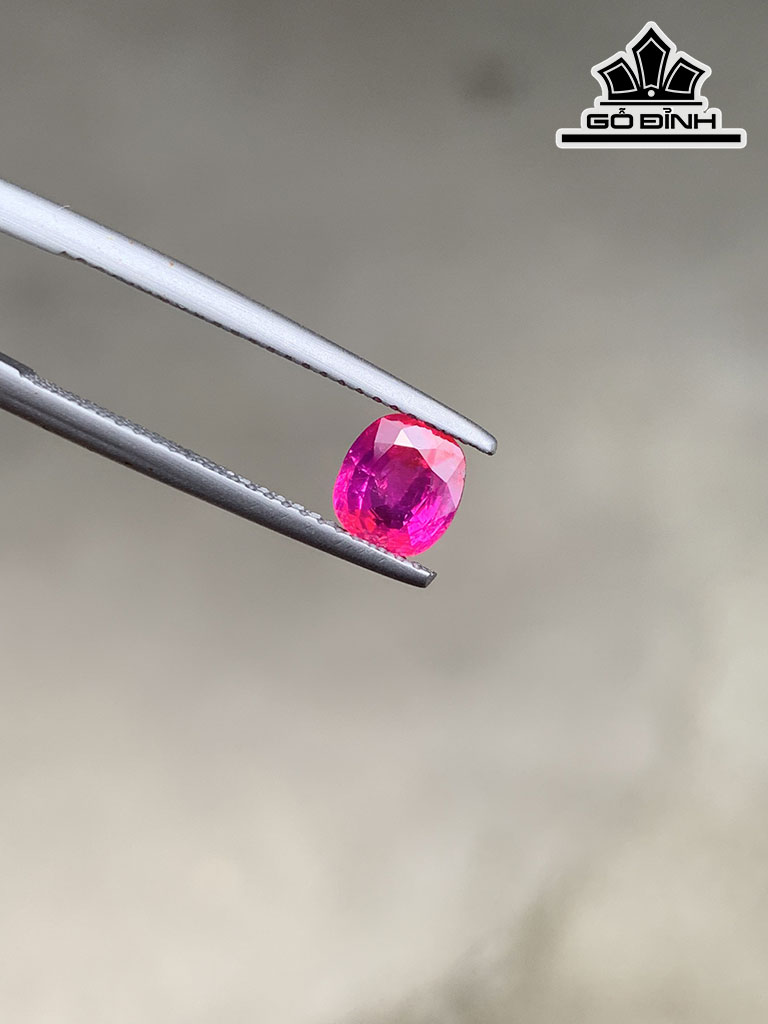 Viên Đá Ruby Hồng Ánh Cam Cao 6 Ngang 5,5 Sâu 3,5 (mm) 1,11cts