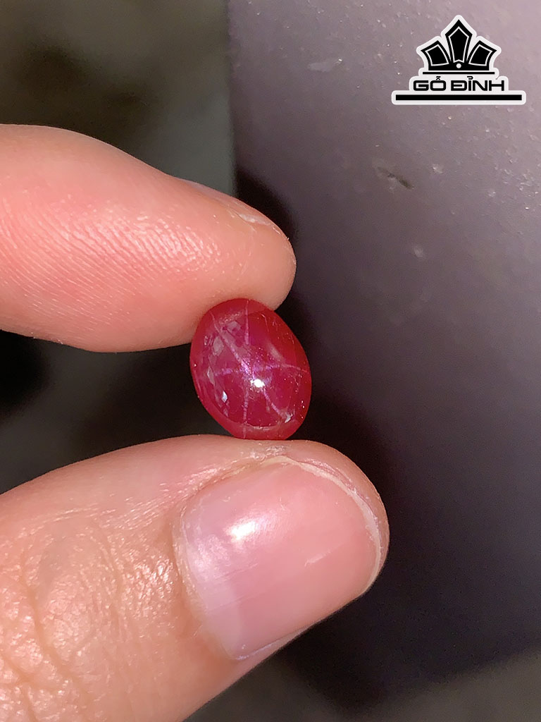 Viên Đá Ruby Sao Đỏ Cao 9,5 Ngang 7 Sâu 4,2 (mm) 3,19cts