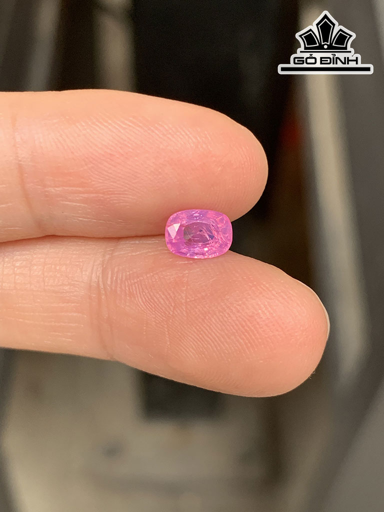 Viên Đá Sapphire Cao 6,5 Ngang 4,3 Sâu 3,5 (mm) 1cts