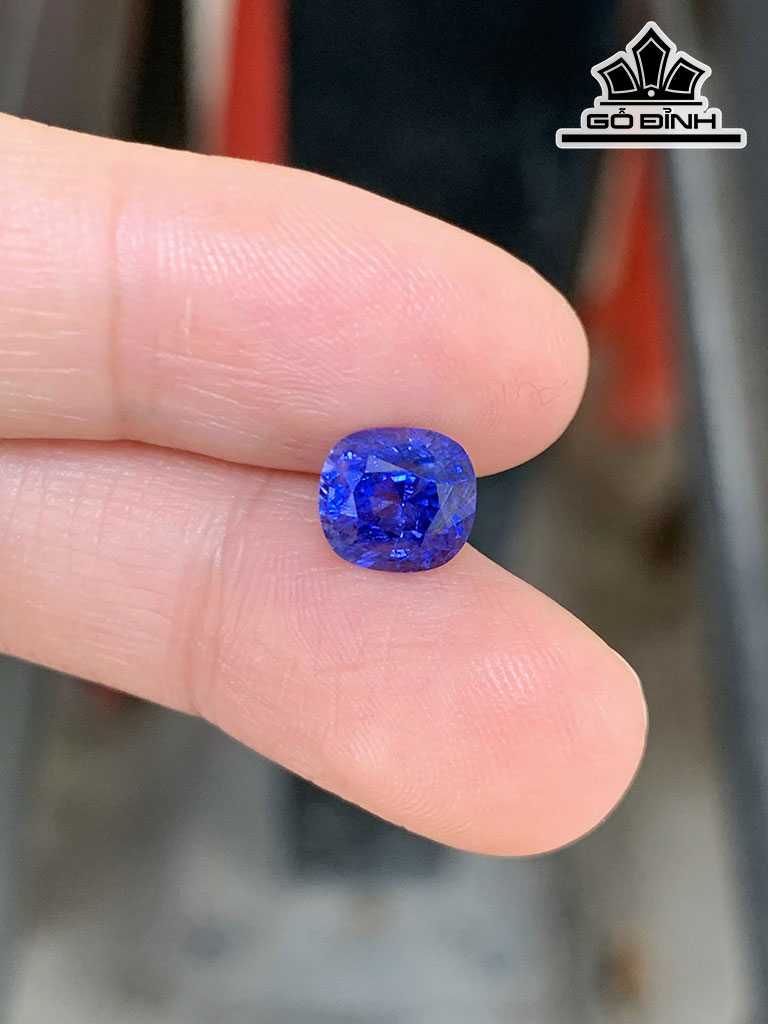 Viên Đá Sapphire Xanh Cao 7,2 Ngang 6,9 Sâu 5,3 (mm) 2,26cts