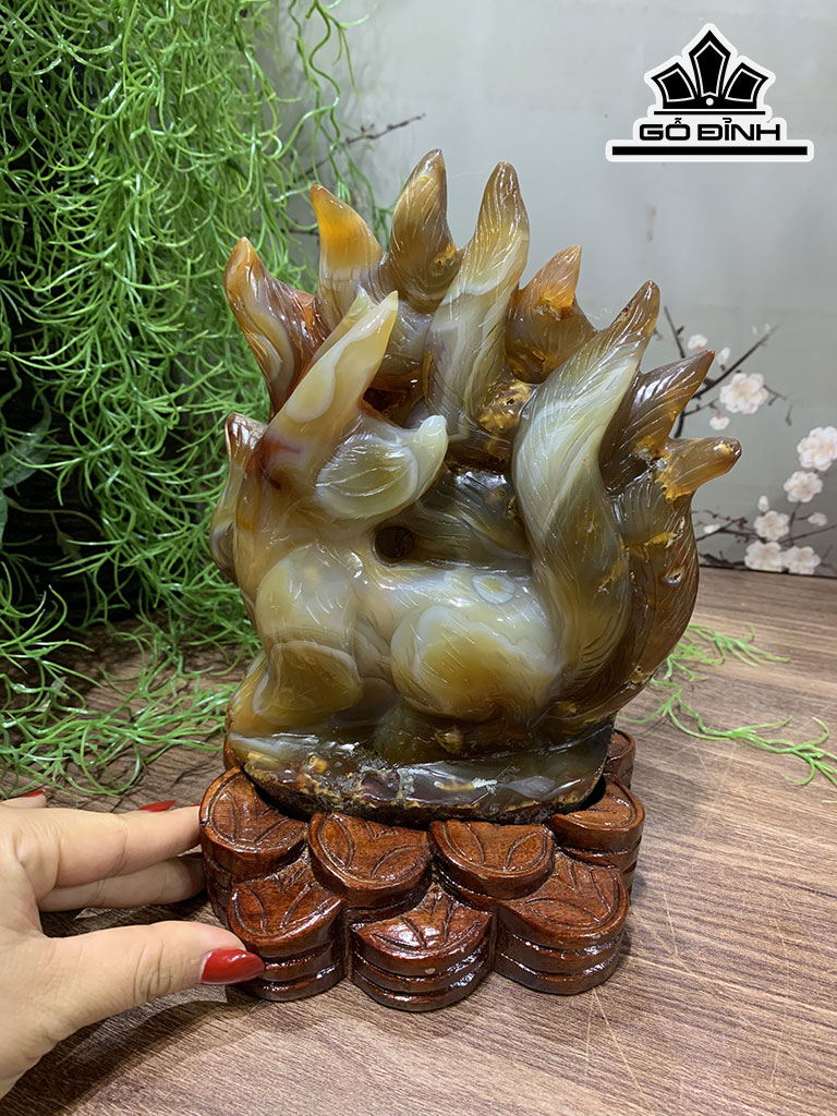 Cửu Vĩ Hồ Ly Đá Mã Não Cao 21,5 Ngang 13,6 Sâu 12 (cm) 2,43kg