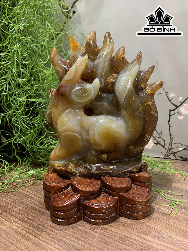 Cửu Vĩ Hồ Ly Đá Mã Não Cao 21,5 Ngang 13,6 Sâu 12 (cm) 2,43kg