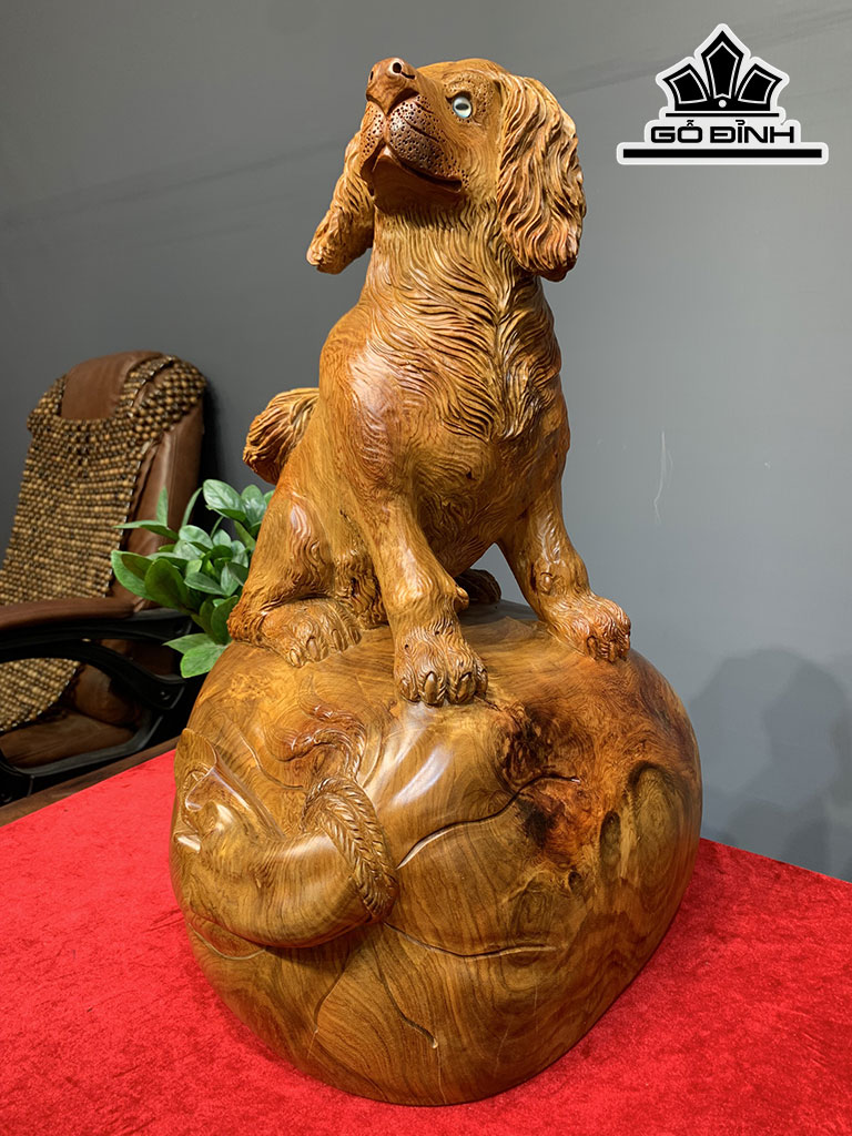 Tượng Chó Gỗ Hương Cao 55 Ngang 29 Sâu 32 (cm)