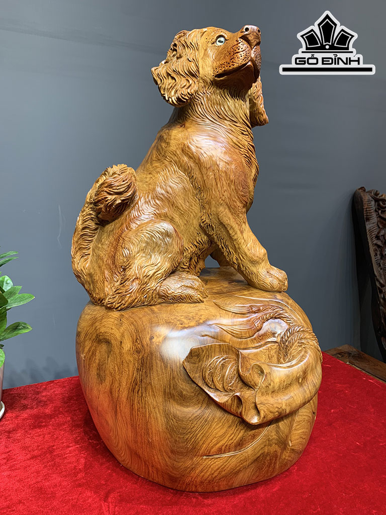 Tượng Chó Gỗ Hương Cao 55 Ngang 29 Sâu 32 (cm)