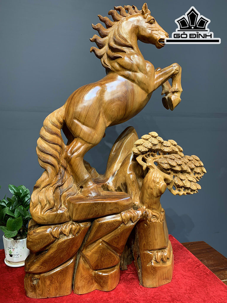 Tượng Ngựa Phong Thủy (Nhất Mã Phi Thiên) Gỗ Ngọc Am Cao 85 Ngang 58 Sâu 26 (cm)