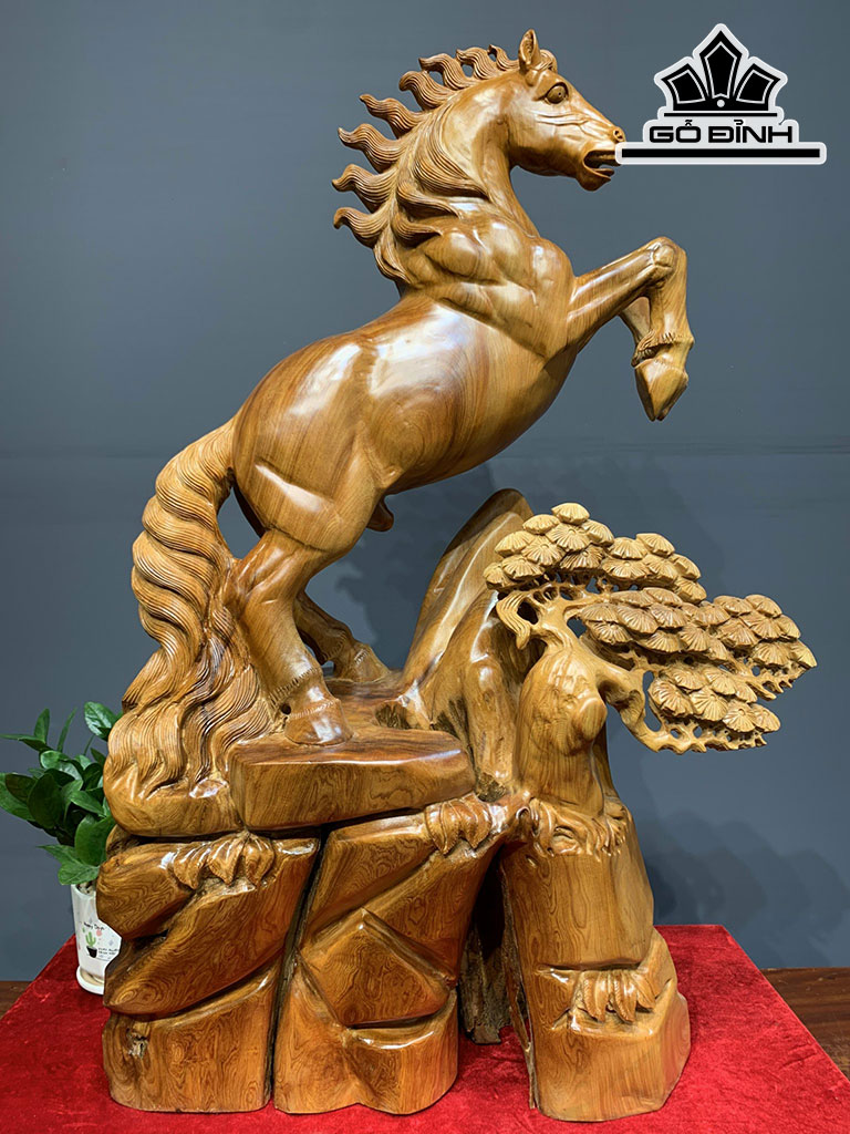 Tượng Ngựa Phong Thủy (Nhất Mã Phi Thiên) Gỗ Ngọc Am Cao 85 Ngang 58 Sâu 26 (cm)