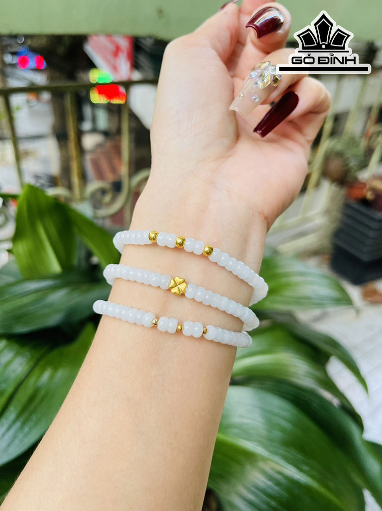 Chuỗi Đá Bạch Ngọc Cỏ Bi Vàng