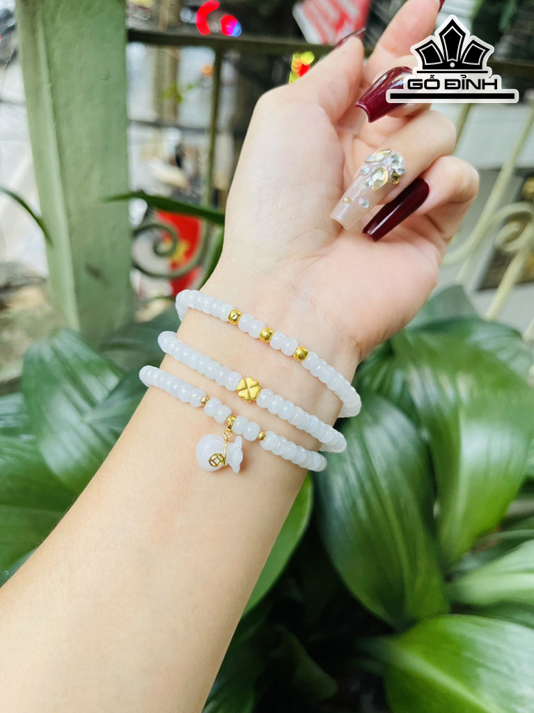 Chuỗi Đá Bạch Ngọc Cỏ Bi Vàng