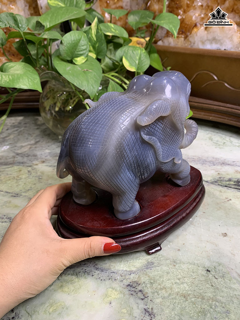 Voi Ngọc Đá Mã Não Cao 17 Ngang 18 Sâu 10 (cm) 1,9kg