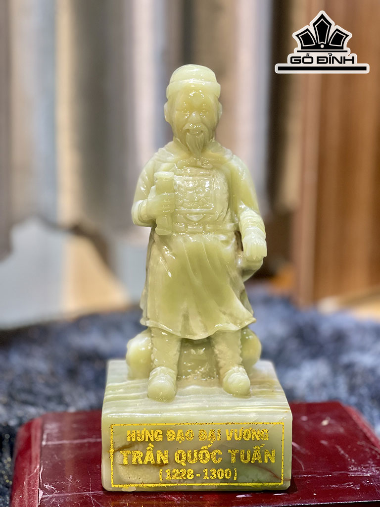Tượng Trần Quốc Tuấn Đá Ngọc Hoàng Long Cao 20 (cm)