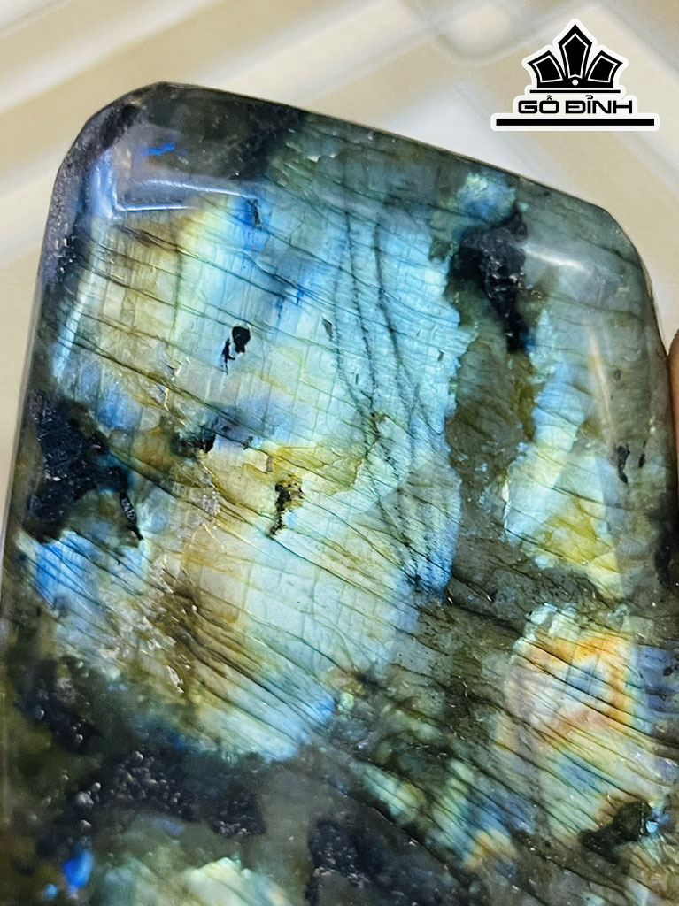 Tác Phẩm Đá Xà Cừ (Labradorite) Cao 16 (cm) 0,8kg