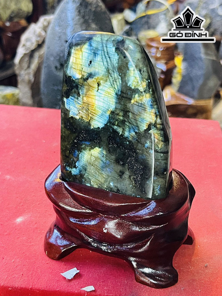 Tác Phẩm Đá Xà Cừ (Labradorite) Cao 16 (cm) 0,8kg