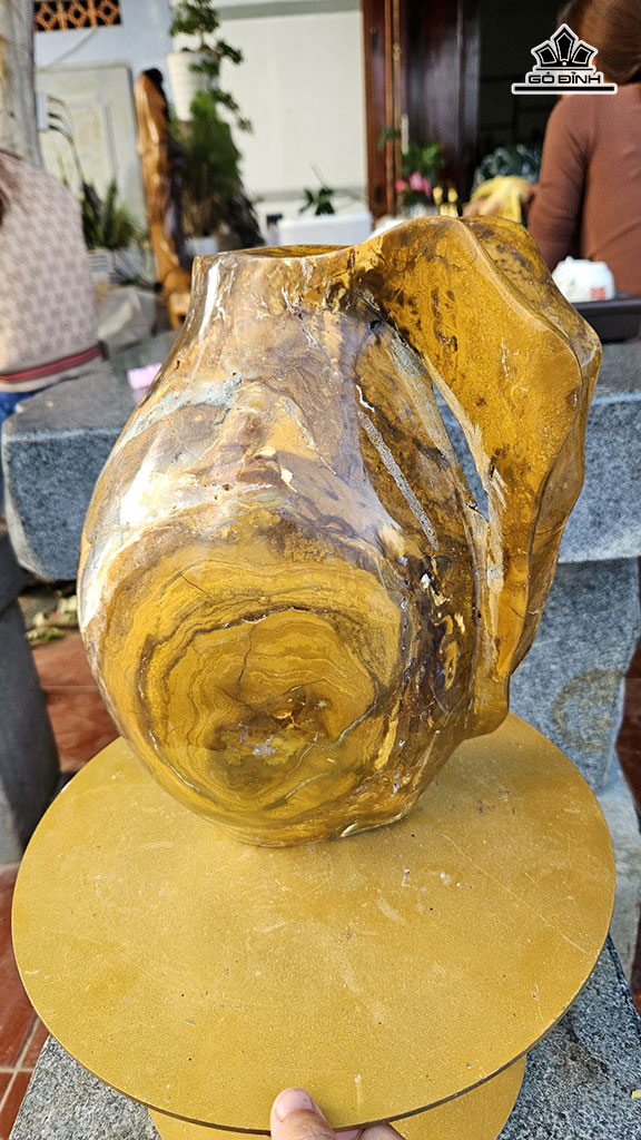 Chiếc Bình Đá Mã Não Cao 35 Ngang 20 (cm) 11kg