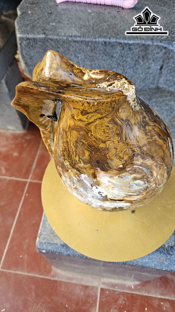 Chiếc Bình Đá Mã Não Cao 35 Ngang 20 (cm) 11kg