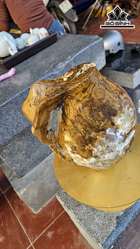 Chiếc Bình Đá Mã Não Cao 35 Ngang 20 (cm) 11kg