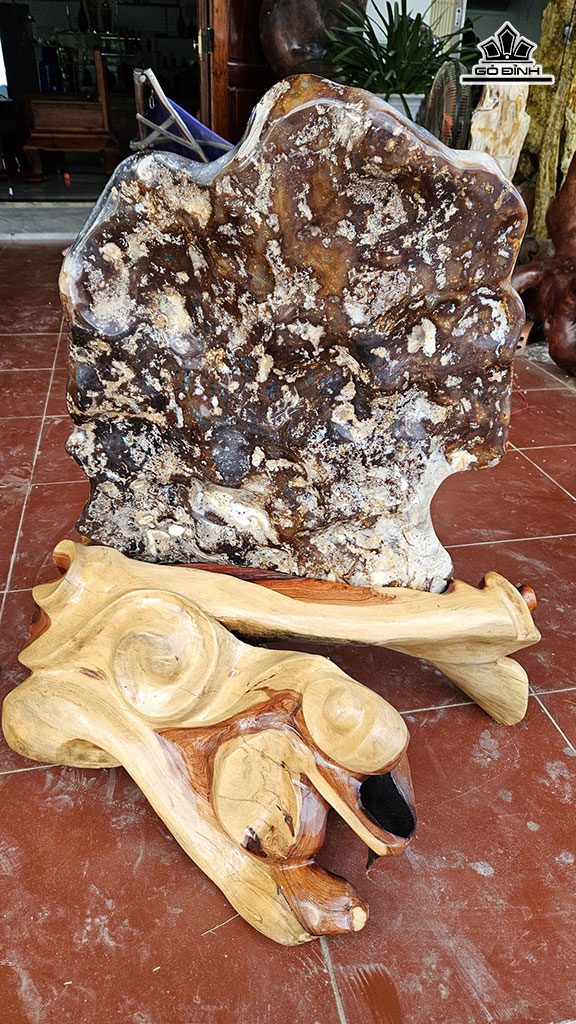 Tác Phẩm Đá Mã Não Cao 82 Ngang 50 (cm) 40kg