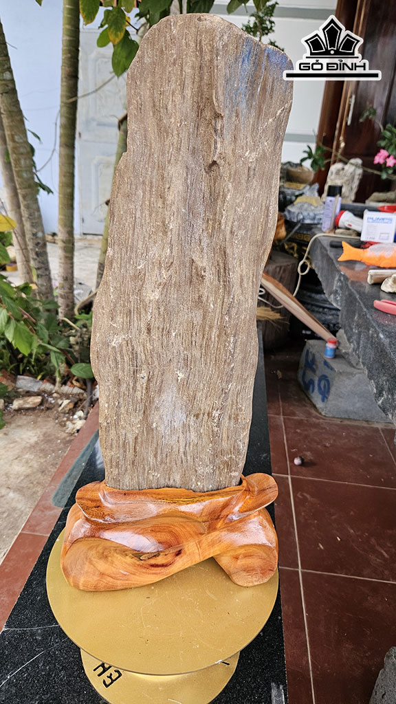 Tác Phẩm Gỗ Hóa Ngọc Cao 60 Ngang 16 (cm) 5kg