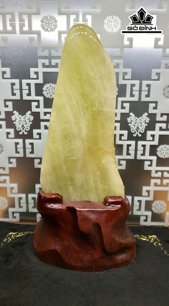 Núi Cảnh Đá Thạch Anh Vàng Cao 41 Ngang 15,5 Sâu 8 (cm) 3,95kg