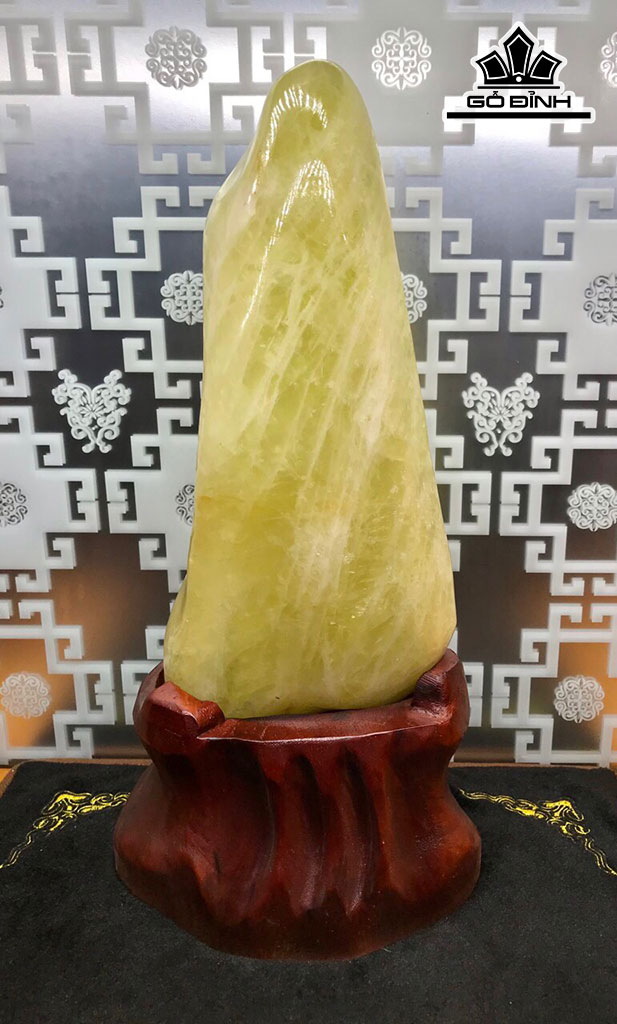 Núi Cảnh Đá Thạch Anh Vàng Cao 41 Ngang 15,5 Sâu 8 (cm) 3,95kg