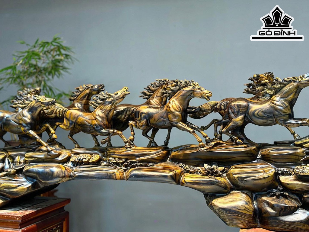 Tượng Bát Mã Truy Phong Gỗ Mun Hoa Cao 44 Ngang 145 Sâu 25 (cm)