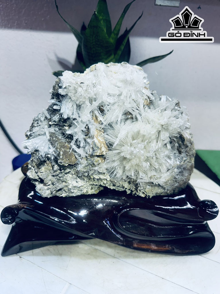 Bông Hoa Ưu Đàm Đá Trầm Tích Cao 23 Ngang 19 (cm) 3,2kg