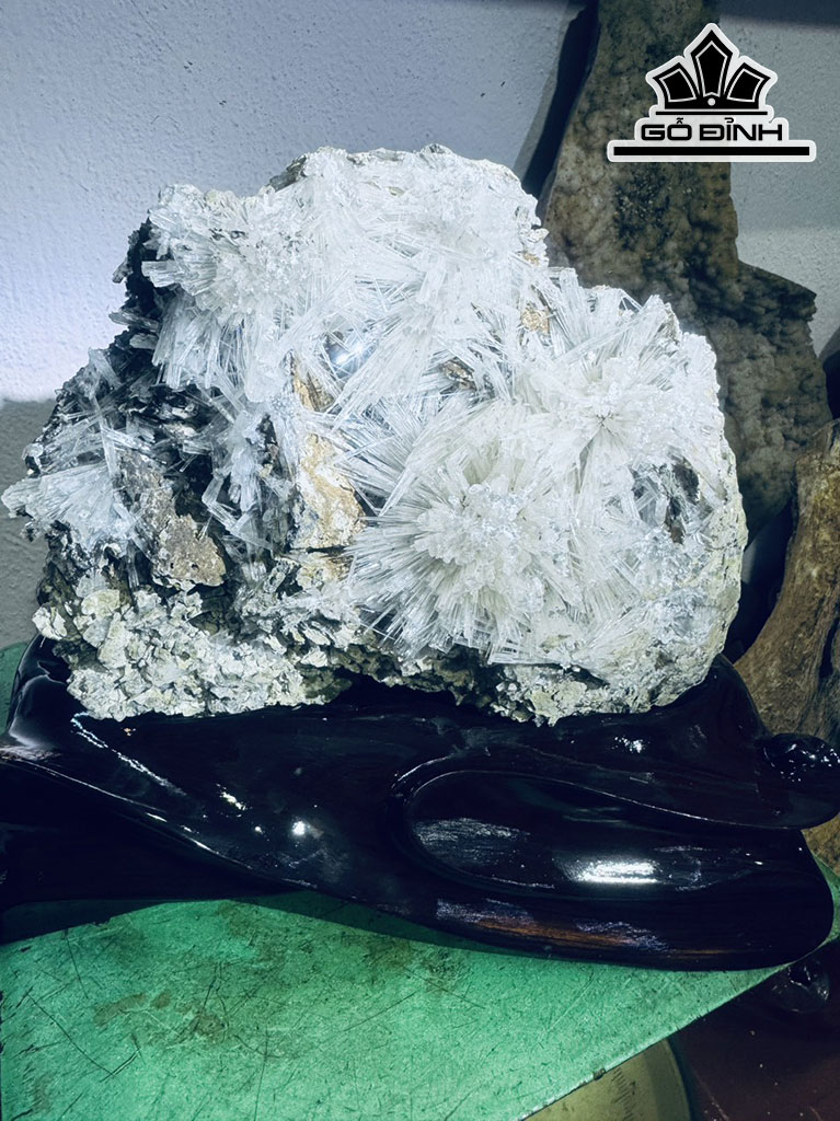 Bông Hoa Ưu Đàm Đá Trầm Tích Cao 23 Ngang 19 (cm) 3,2kg