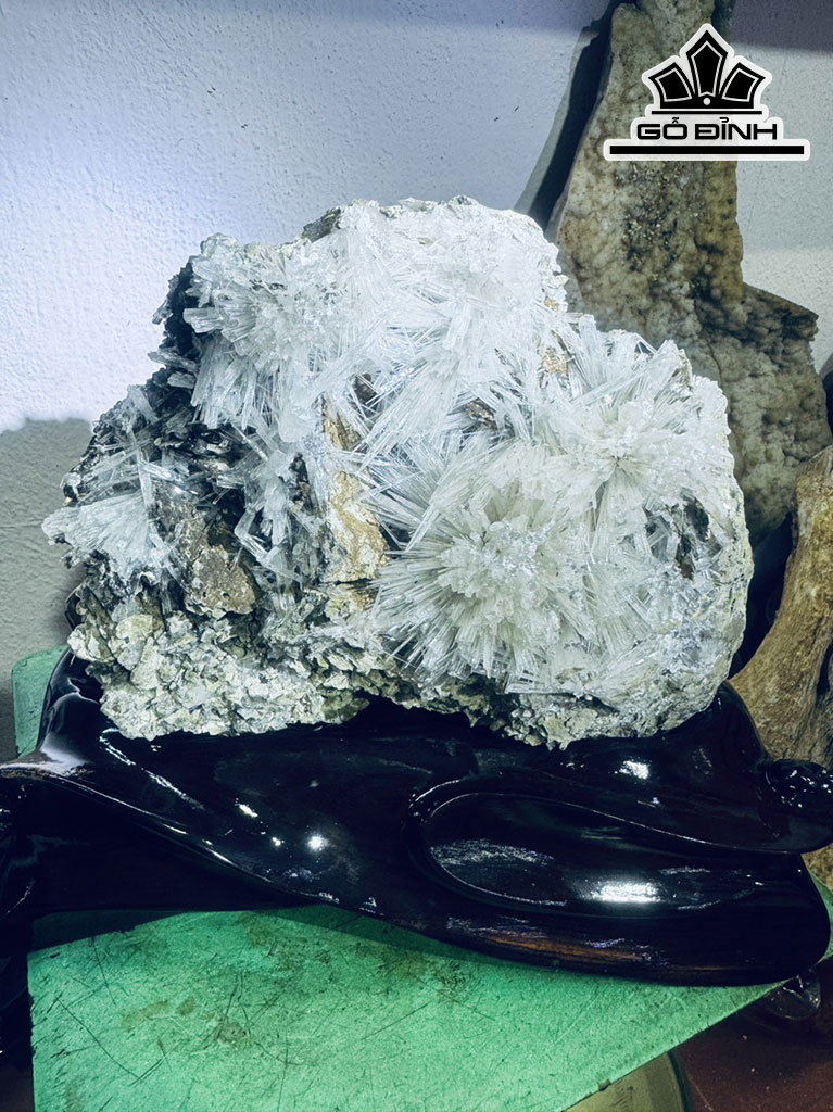 Bông Hoa Ưu Đàm Đá Trầm Tích Cao 23 Ngang 19 (cm) 3,2kg