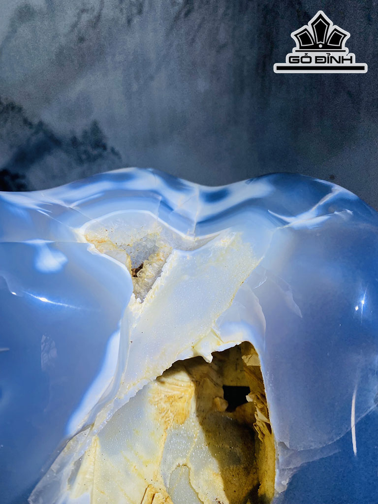 Tác Phẩm Đá Mã Não Cao 31 Ngang 23 (cm) 9,3kg
