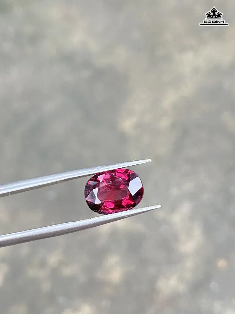 Viên Đá Spinel Hồng Dâu Lục Yên 2,75cts