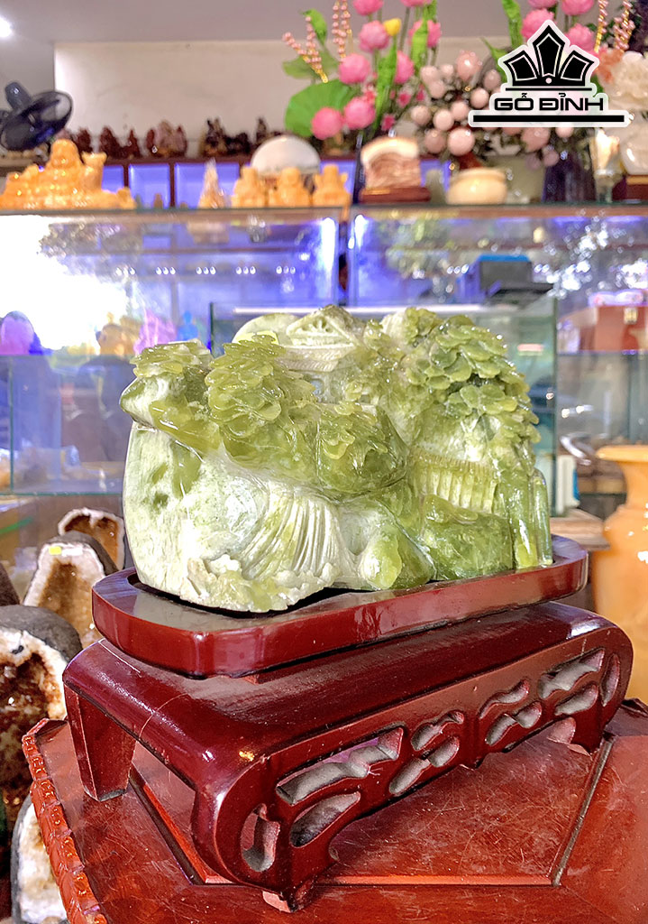 Tác Phẩm Non Sơn Gấm Vóc Đá Sapentine Cao 30 Ngang 25 (cm) 7kg