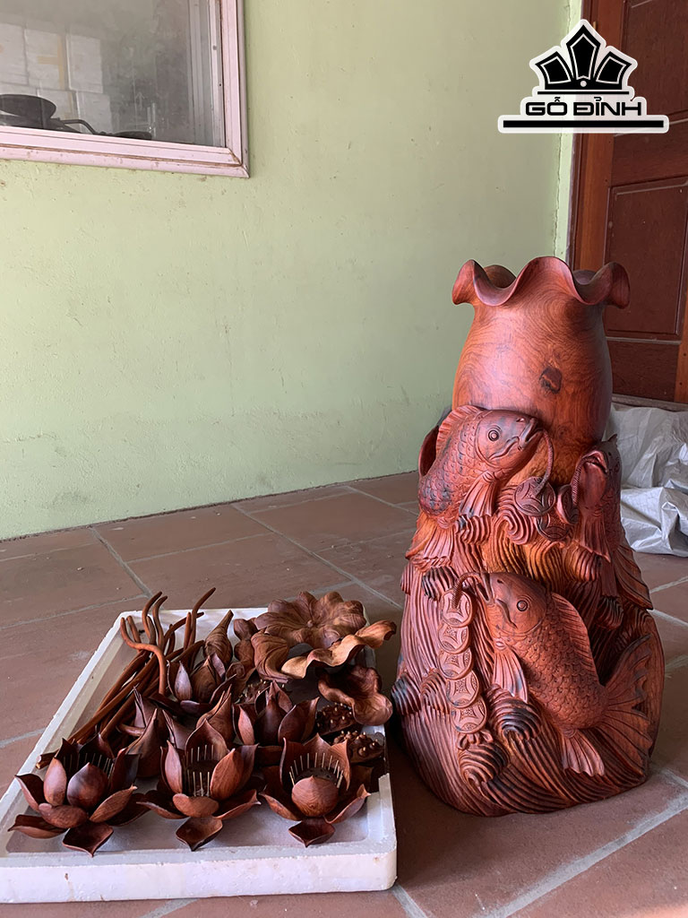 Bình Sen Tam Ngư Gỗ Hương Cao 117 Ngang 38 Sâu 30 (cm)