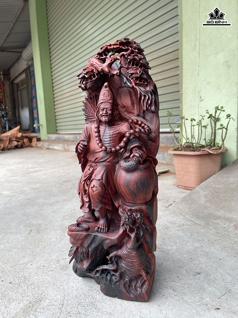 Tượng Tế Công Gỗ Trắc Cao 52 Ngang 20 Sâu 13 (cm)