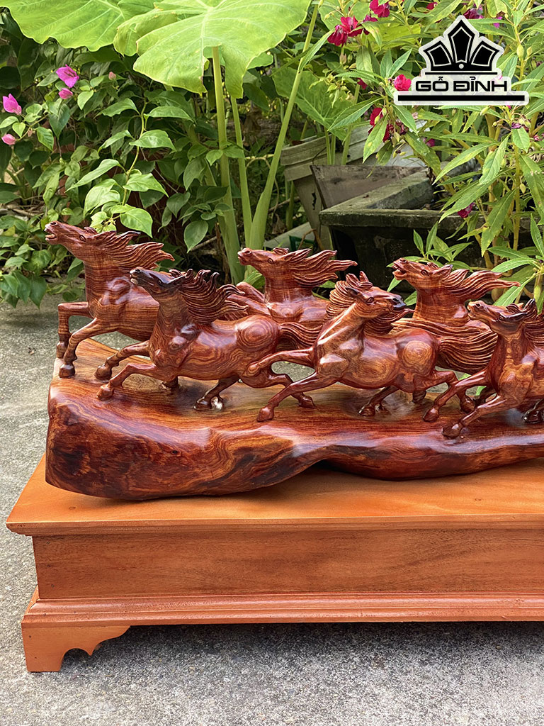 Tượng Bát Mã Gỗ Cẩm Cao 25 Ngang 77 Sâu 16 (cm)