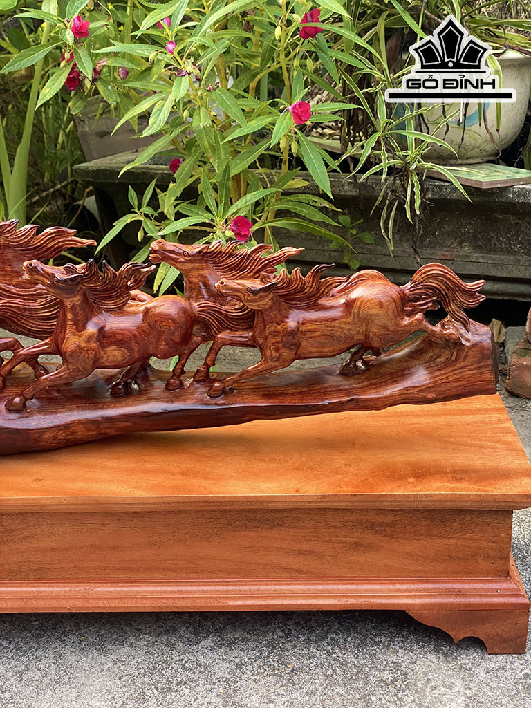 Tượng Bát Mã Gỗ Cẩm Cao 25 Ngang 77 Sâu 16 (cm)