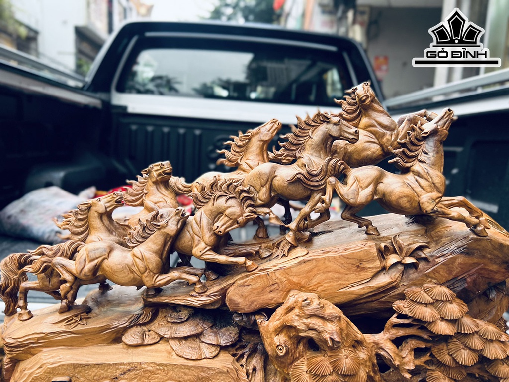 Tượng Bát Mã Truy Phong Gỗ Bách Xanh Cao