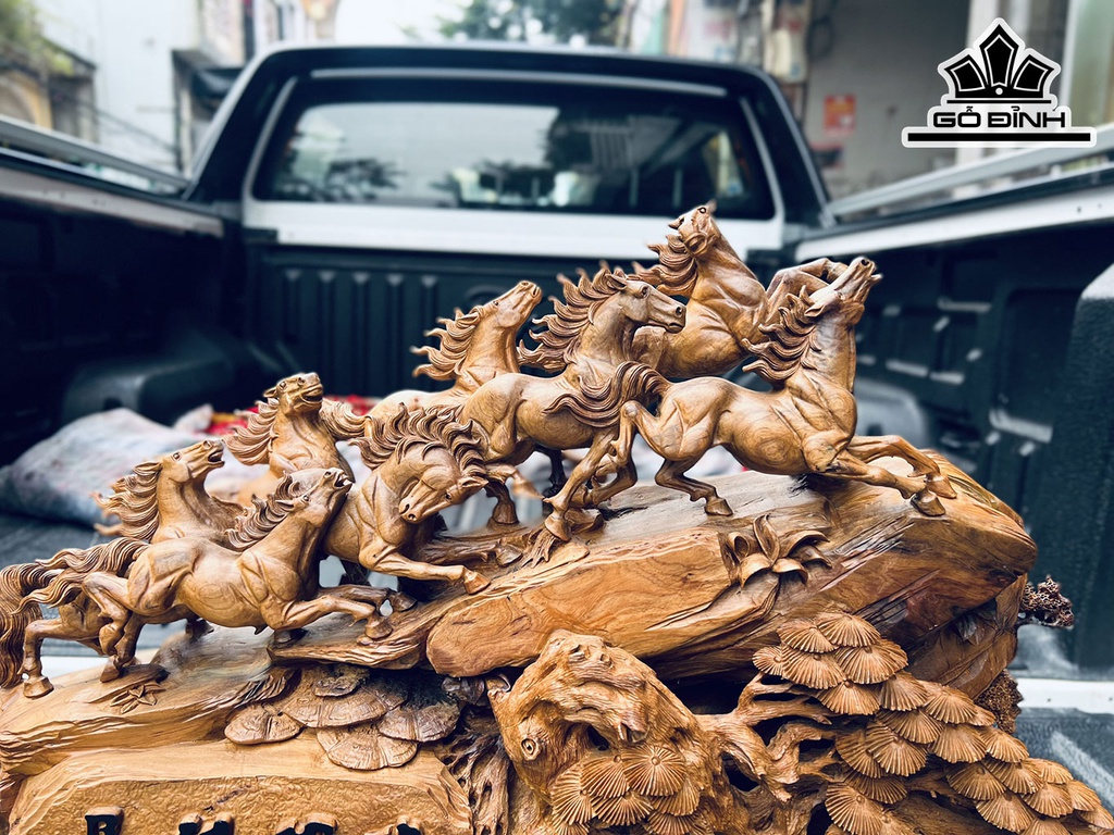 Tượng Bát Mã Truy Phong Gỗ Bách Xanh Cao