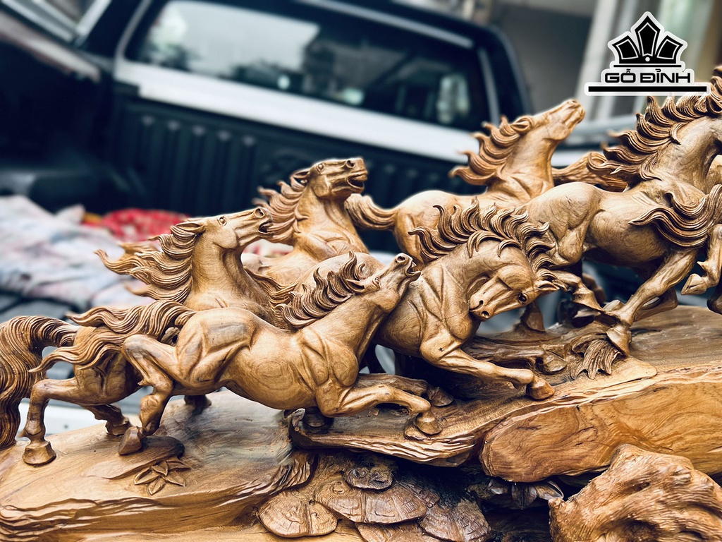 Tượng Bát Mã Truy Phong Gỗ Bách Xanh Cao