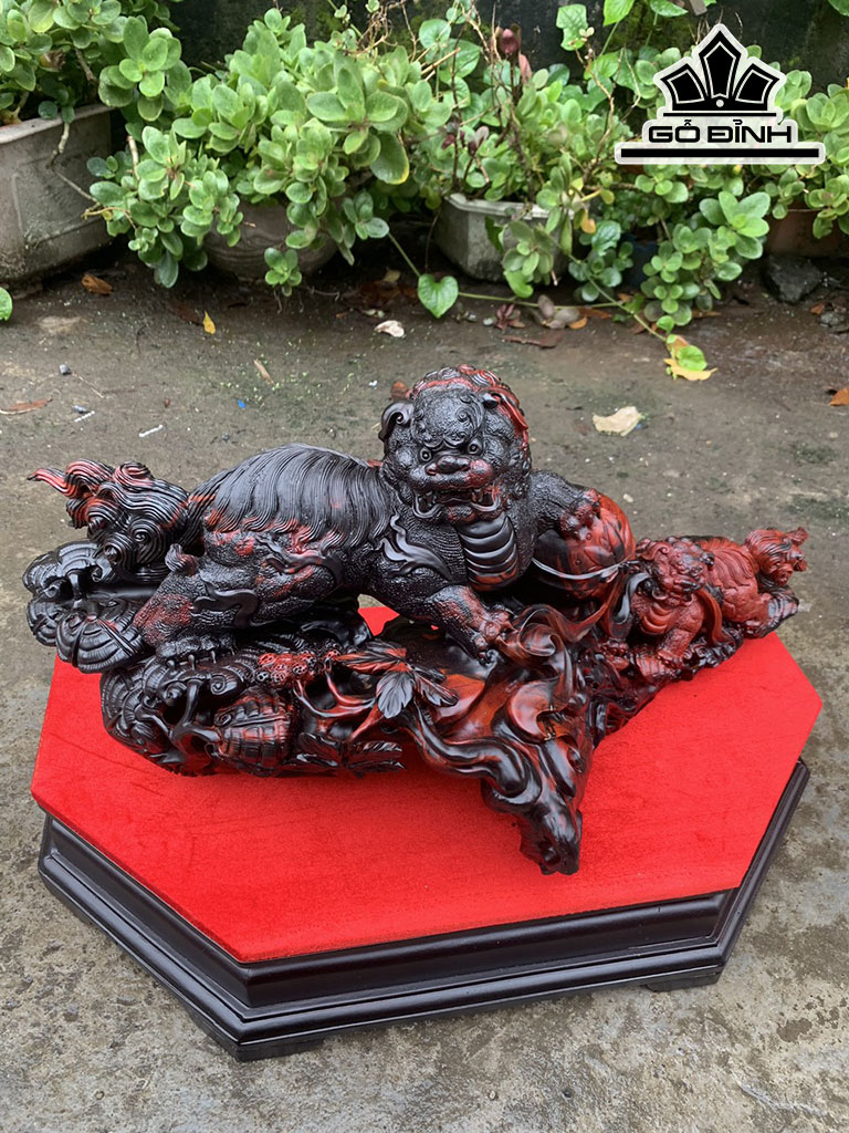 Tượng Nghê Gỗ Trắc Ngang 55 Cao 23 Sâu 24 (cm)