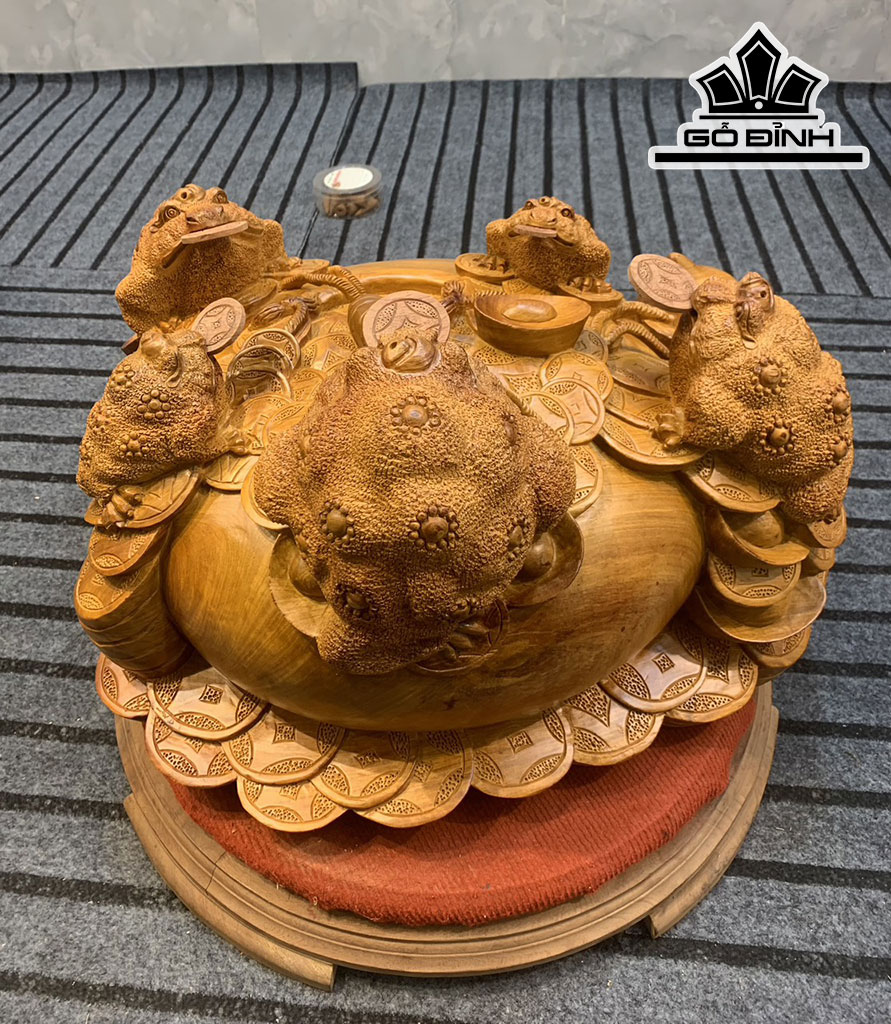 Tượng Ngũ Cóc Trấn Chum Tiền Gỗ Hương Cao 35 Ngang 66 Sâu 52 (cm)