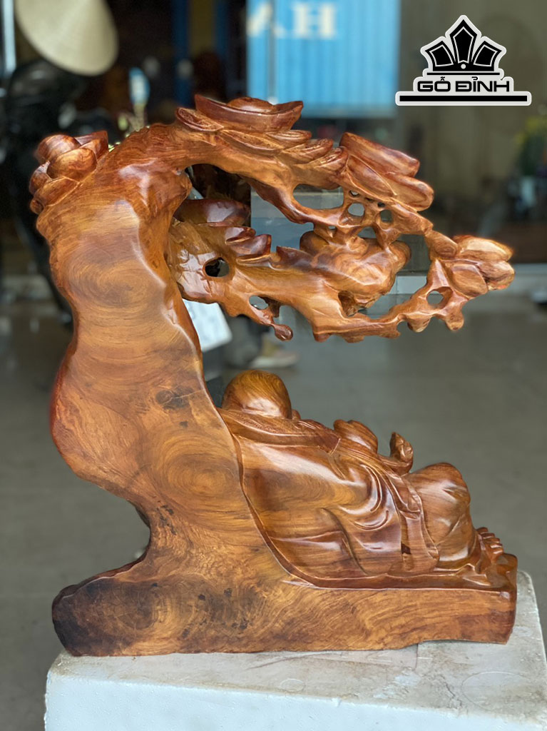 Tượng Phật Di Lặc Ngồi Gốc Tùng Gỗ Hương Cao 57 Ngang 52 Sâu 23 (cm)