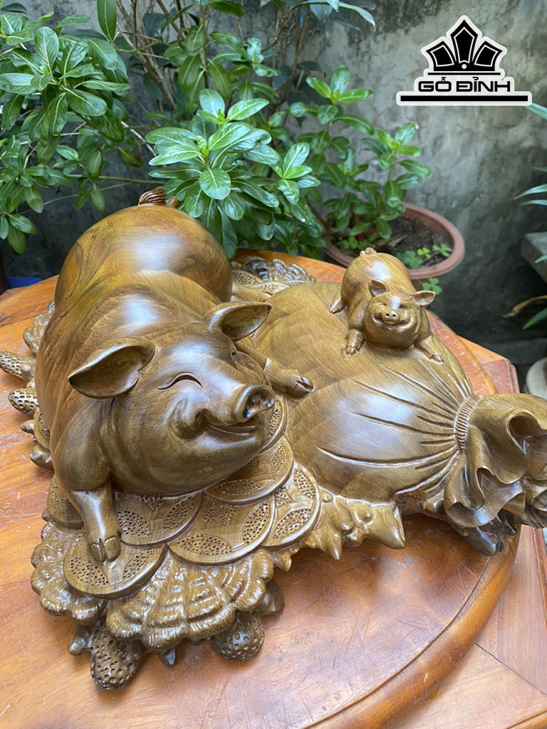Tượng Heo Mẫu Tử Gỗ Bách Xanh Cao 15 Ngang 35 Sâu 32 (cm)