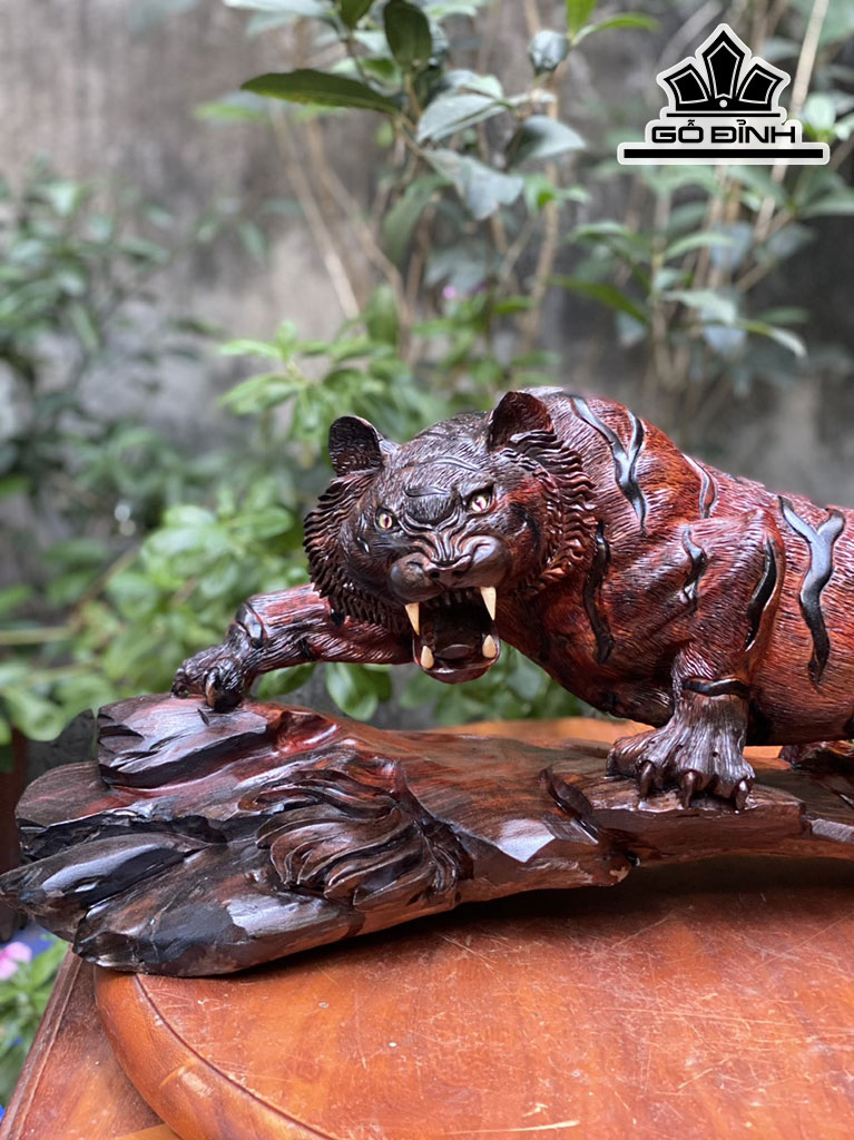 Tượng Hổ Phong Thủy Gỗ Trắc Cao 22 Ngang 60 Sâu 18 (cm)