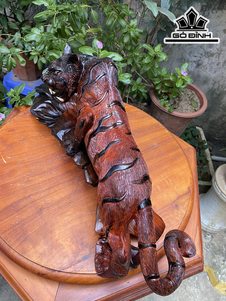 Tượng Hổ Phong Thủy Gỗ Trắc Cao 22 Ngang 60 Sâu 18 (cm)