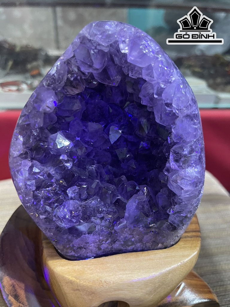 Búi Tinh Thể Đá Thạch Anh Tím Cao 22 (cm) 2,2kg