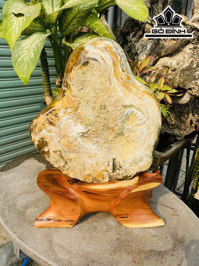 Tác Phẩm Đá Canxedon Cao 64 Ngang 44 (cm) 41kg