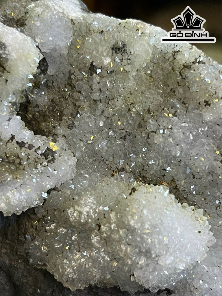 Tác Phẩm Đá Kim Sa Cao 26 (cm) 1,8kg