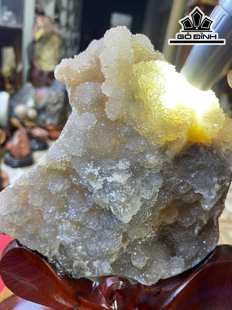 Tác Phẩm Đá Mã Não Cao 25 (cm) 1,4kg