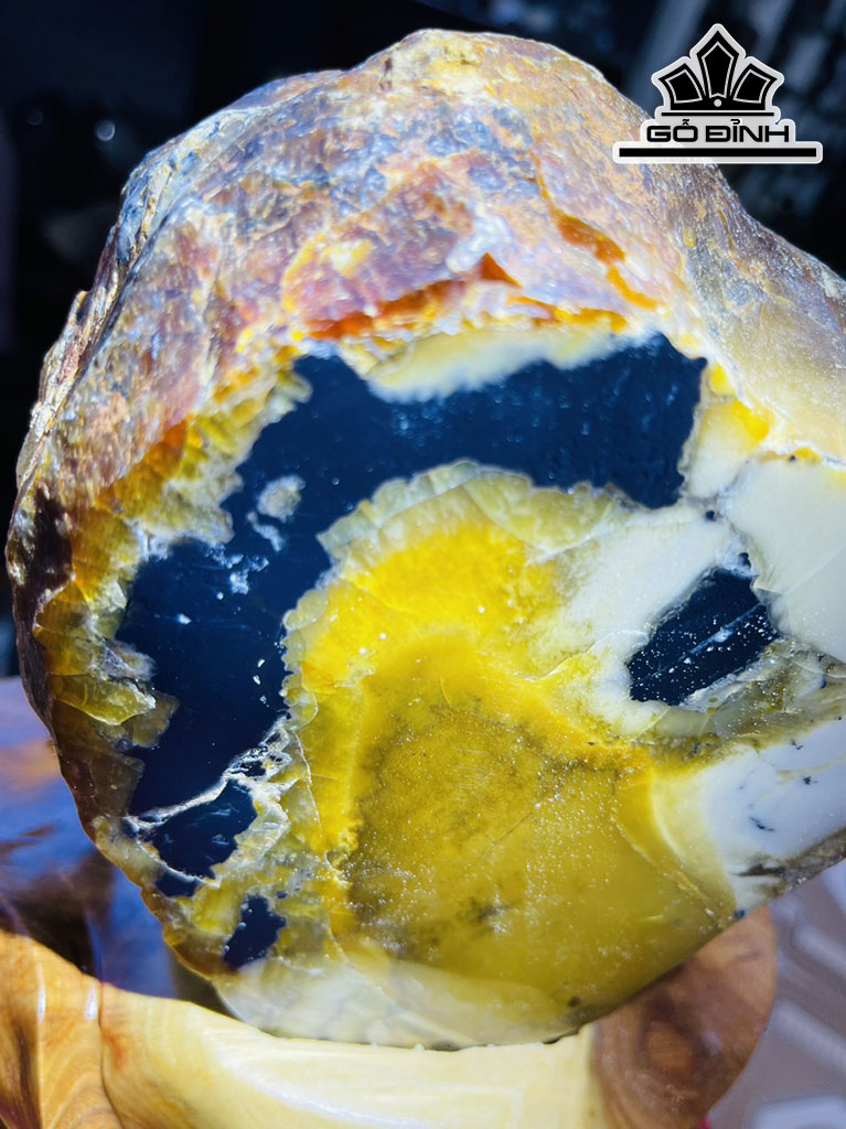 Tác Phẩm Gỗ Hóa Ngọc Cao 28 (cm) 7kg