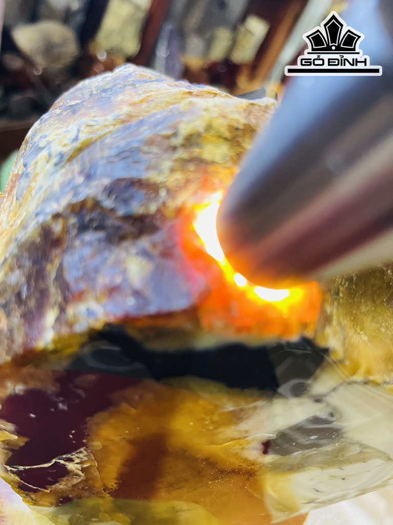 Tác Phẩm Gỗ Hóa Ngọc Cao 28 (cm) 7kg