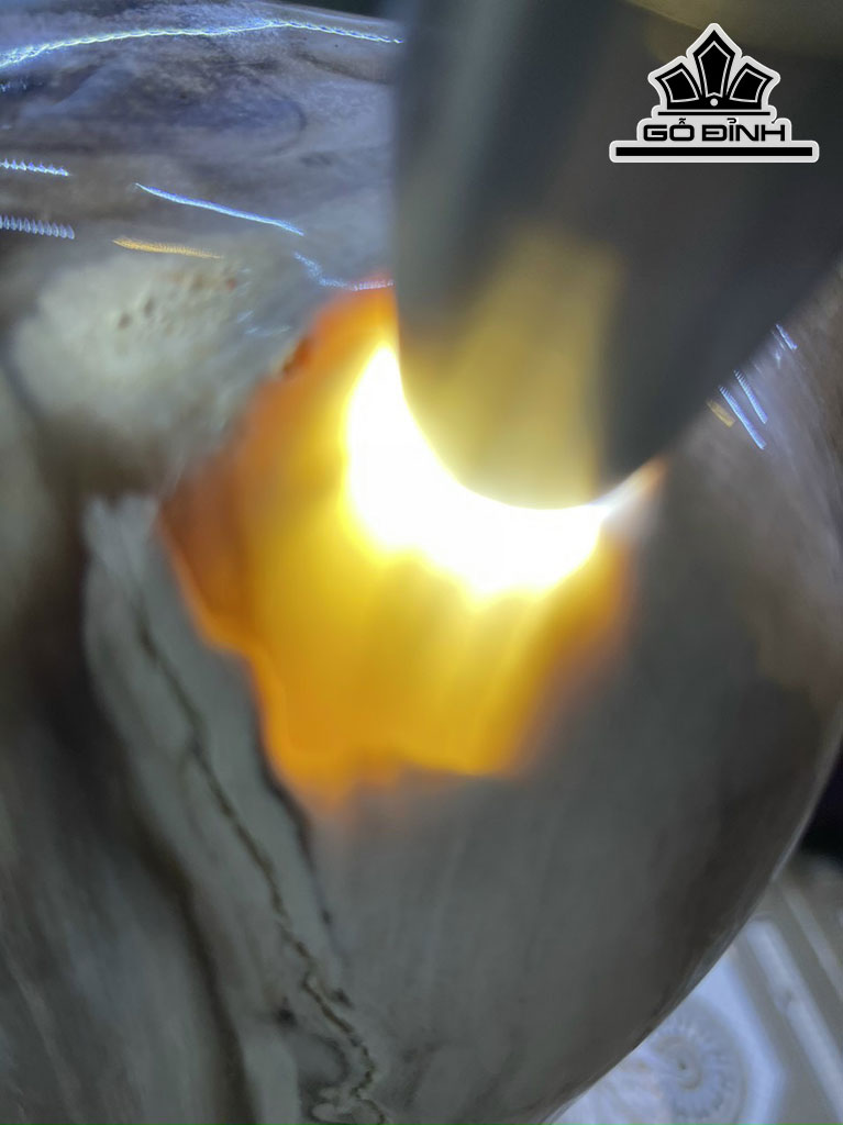 Tác Phẩm Gỗ Hóa Ngọc Cao 55 (cm) 27kg